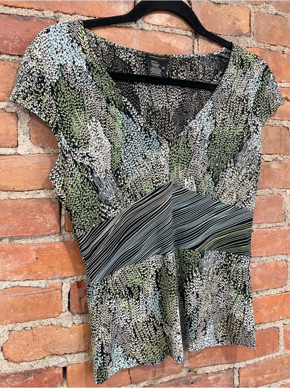 Vintage Y2K BCBGMaxAzria Patterned V-Neck Top | Size Medium